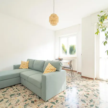 I-host - Nota 39 * Milán