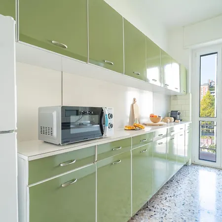 I-host - Nota 39 Milán